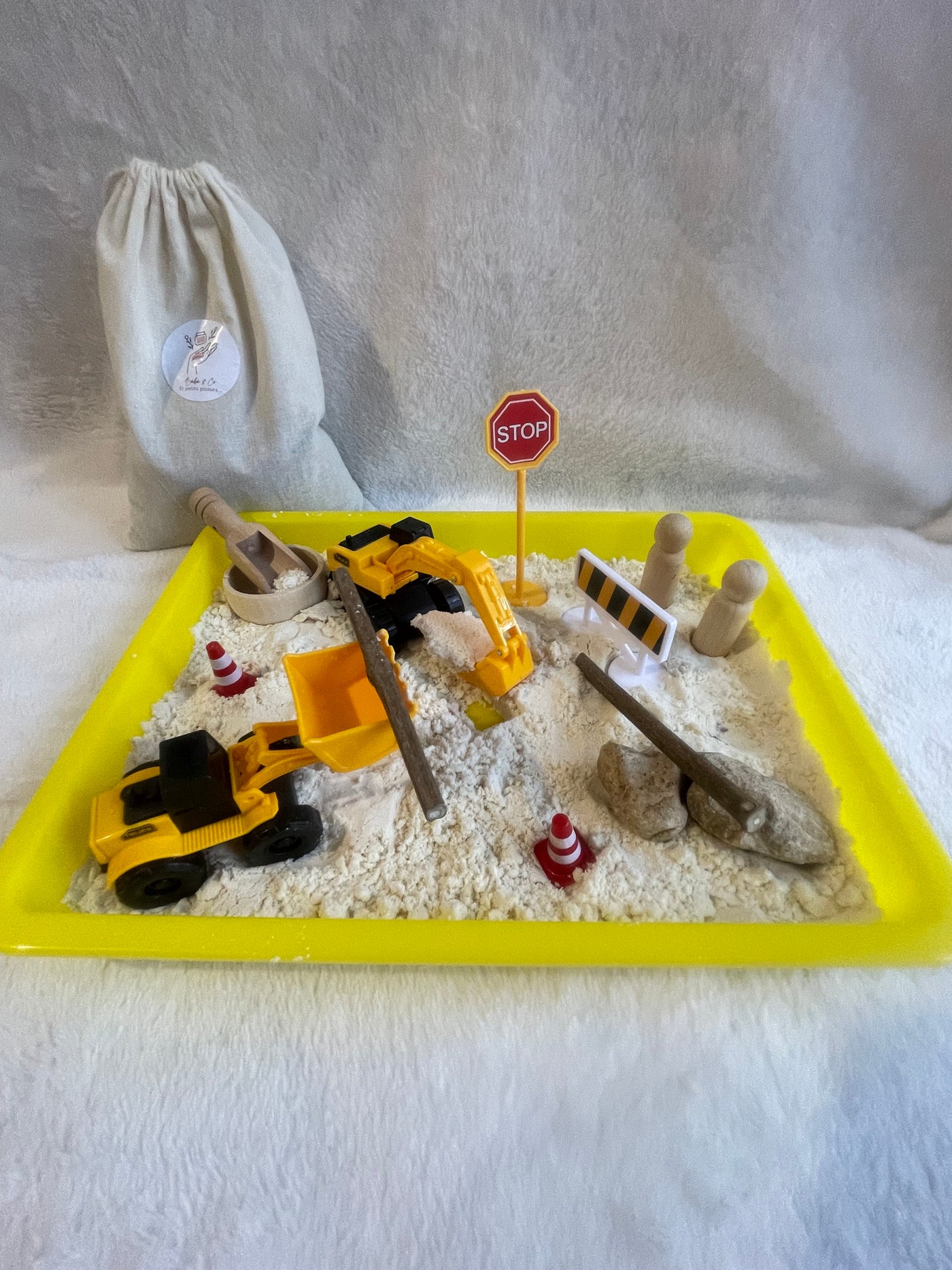 Bac sensoriel chantier sable magique